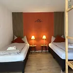 Capobnb 2min Zum See, Nahe Interlaken, Garten * Spiez