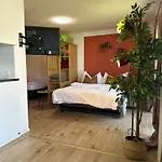 Capobnb 2min Zum See, Nahe Interlaken, Garten Spiez