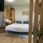 Capobnb 2min Zum See, Nahe Interlaken, Garten Apartman Spiez