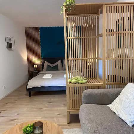 Capobnb 2min Zum See, Nahe Interlaken, Garten Spiez