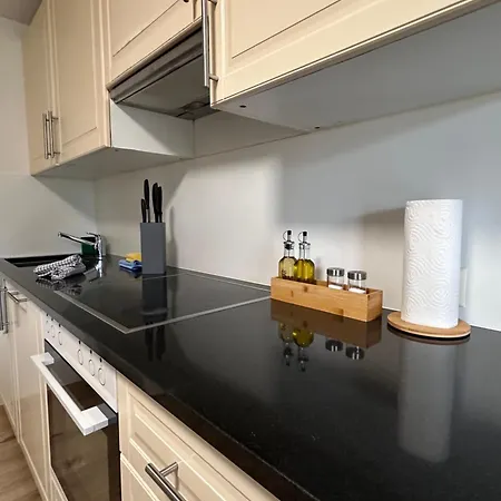 Stilvoll, Am Thuner See, Nähe Interlaken, Familienfreundlich Mit Garten, Wifi Apartment *