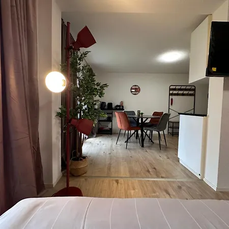 Stilvoll, Am Thuner See, Nähe Interlaken, Familienfreundlich Mit Garten, Wifi *