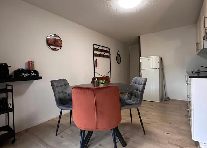 Capobnb 2min Zum See, Nahe Interlaken, Garten דירה שפיץ