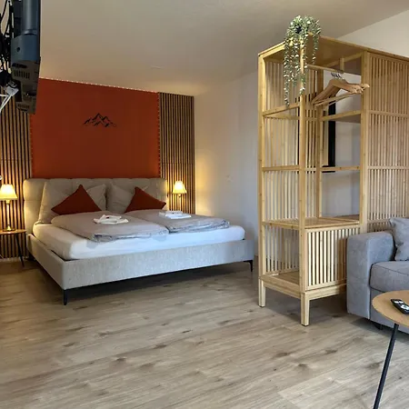 Capobnb 2min Zum See, Nahe Interlaken, Garten Apartman *